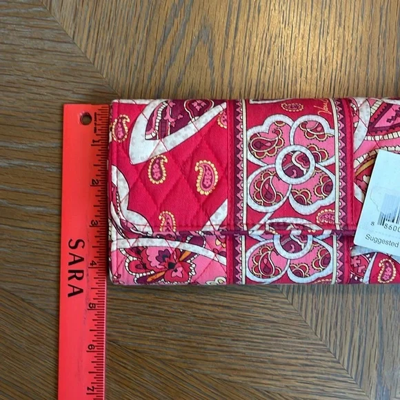 Vera Bradley Gallery Wallet - Picture 3 of 6